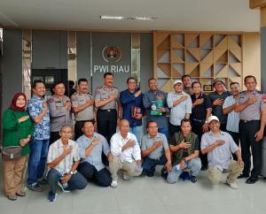 Miliki Call Center 24 Jam, Polda Riau Kedepankan Pelayanan Humanis dan Cepat Tanggap 